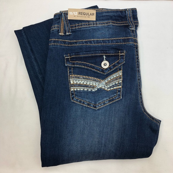 Maurices Stretchy Blue Wash Mid Rise Embellished Pockets Slim Boot Jeans 11/12 - Picture 16 of 16